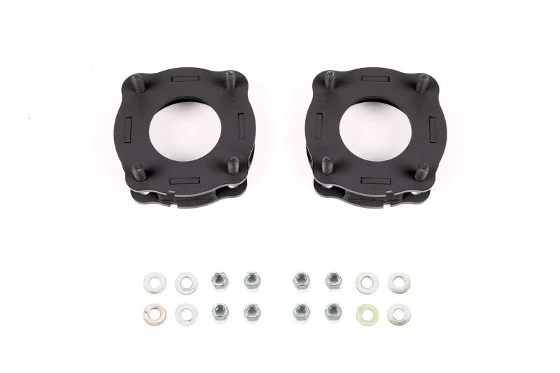 Fabtech 2022 Toyota Tundra 1.5in Leveling Kit - Front Spacers and Hardware