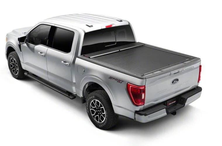 Roll-N-Lock A-Series Retractable Bed Cover (17-26 F-250 Super Duty w/ 6-3/4-Foot Bed)