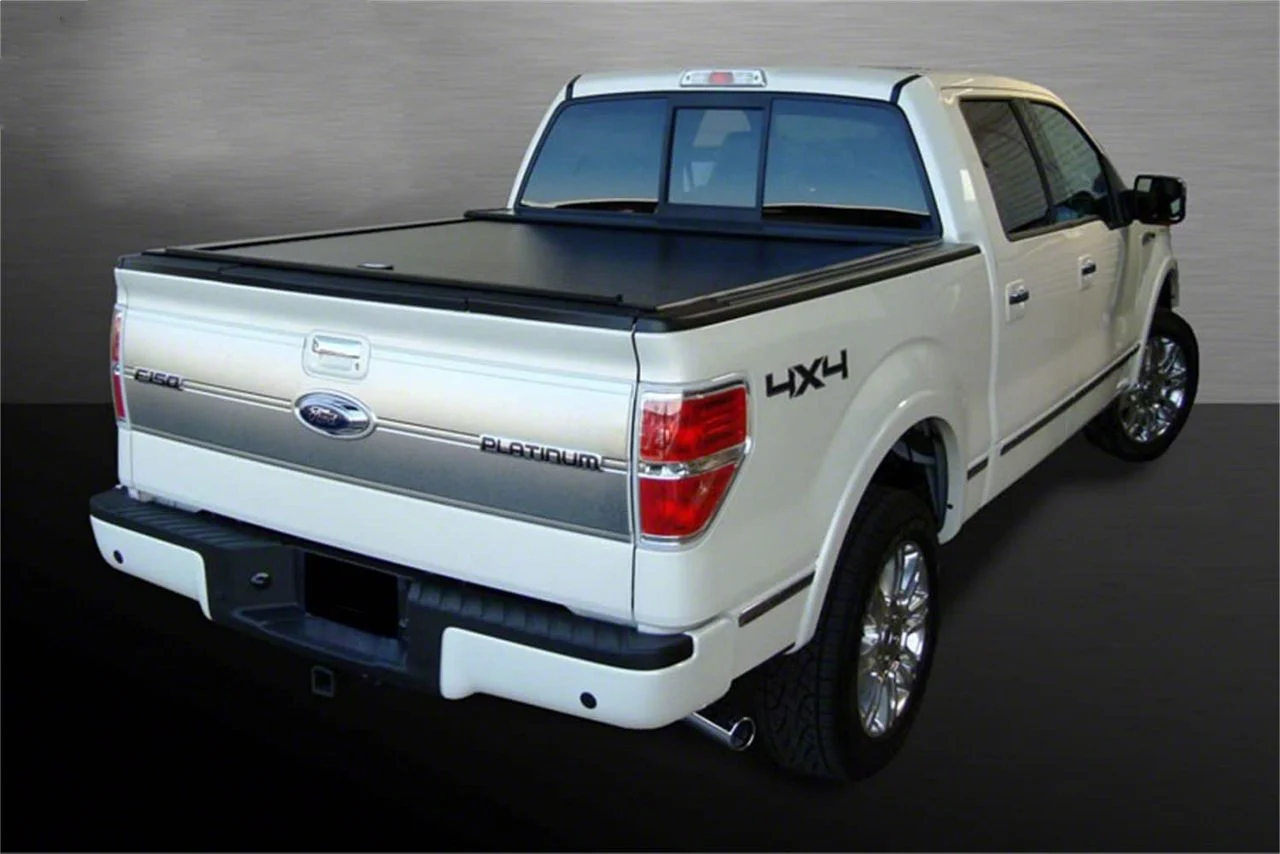 Truck Covers USA American Roll Hard Retractable Tonneau Cover (20-26 Silverado 2500 HD w/ 6.90-Foot Standard Box)
