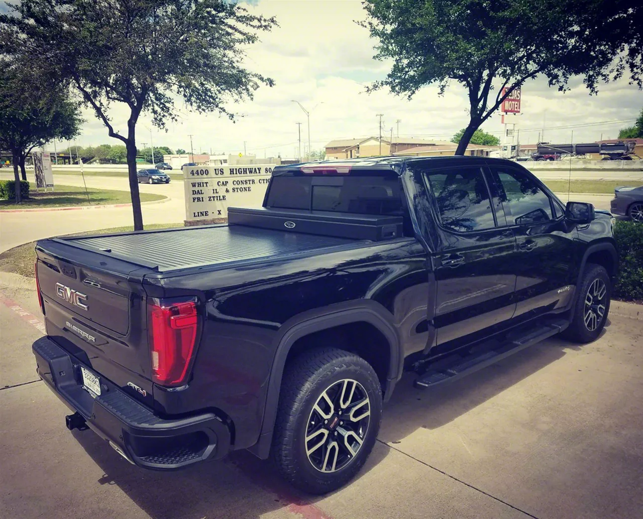 Truck Covers USA American Work Jr. Tool Box Hard Retractable Tonneau Cover (20-26 Silverado 2500 HD w/ 6.90-Foot Standard Box)